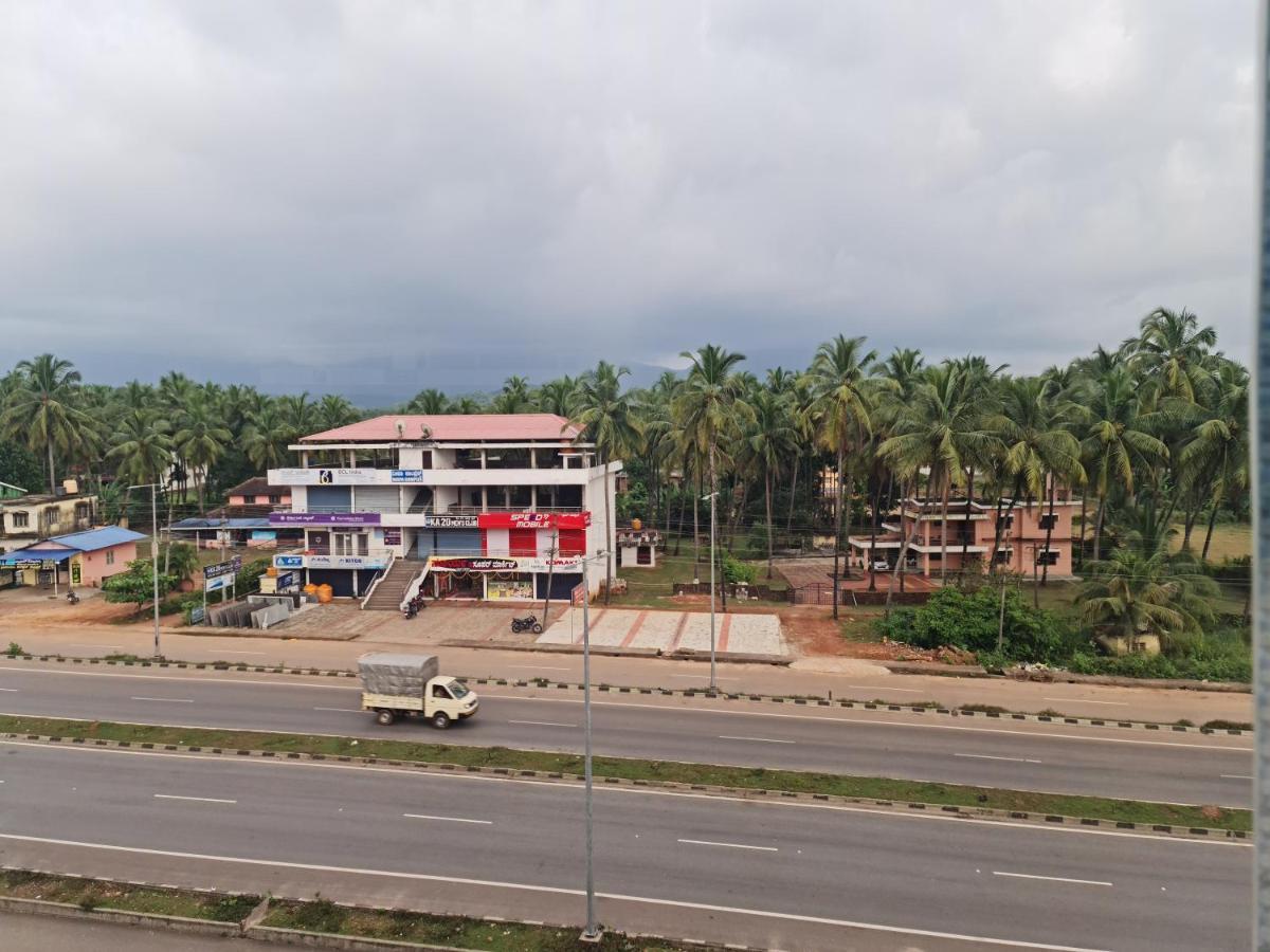 Hotel Blue Rays Bainduru Ngoại thất bức ảnh