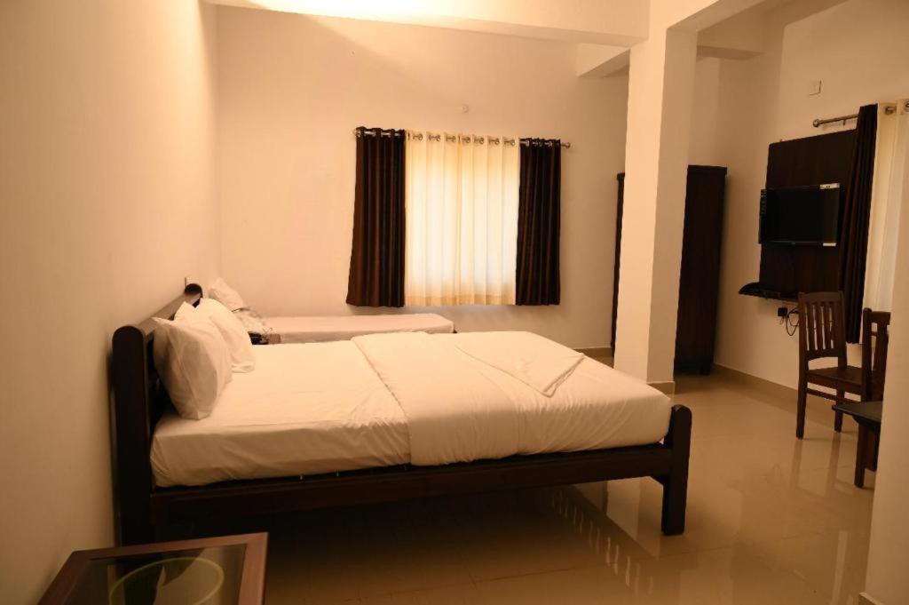 Hotel Blue Rays Bainduru Ngoại thất bức ảnh
